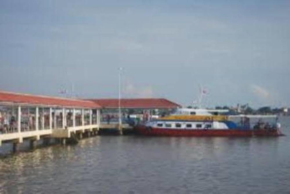 Hotel Yt Midtown Kuala Terengganu Kültér fotó